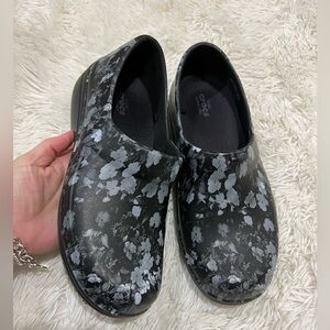 CROCS Black and Gray Mules Slip-On Clogs